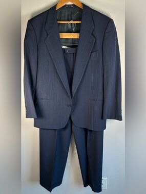 VTG Giorgio Armani Mani Italy Mens 2 Pc Suit Sz 40R 32X29.5 Navy Pinstripes Wool